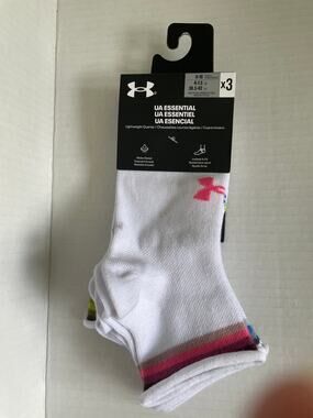 UNDER ARMOUR WOMENS 3 PAIR LIGHTWEIGHT QUARTER SOCKS NEW